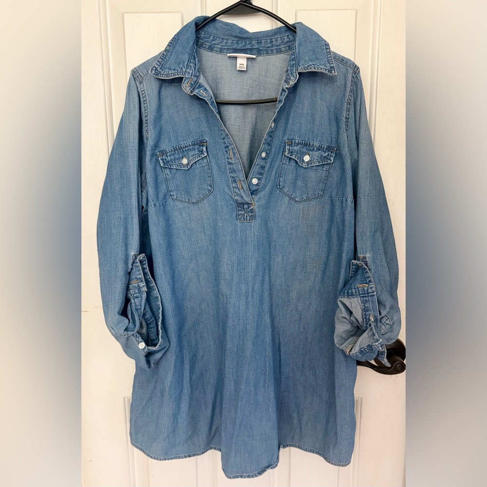 Liz Lange maternity chambray Long Sleeve tunic